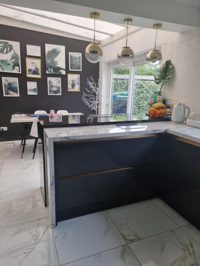 Hollybush Private House Hotel Luton  Ngoại thất bức ảnh